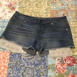 Rue 21 jean shorts with fringe edges